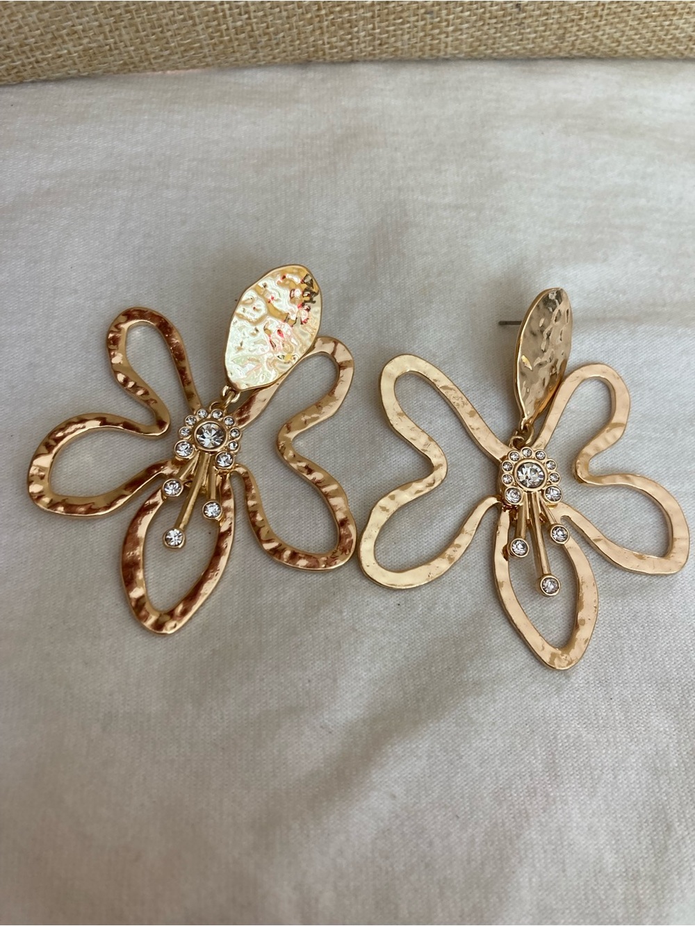 Lilly Pulitzer Large Hammered Flower Earrings with Crystals